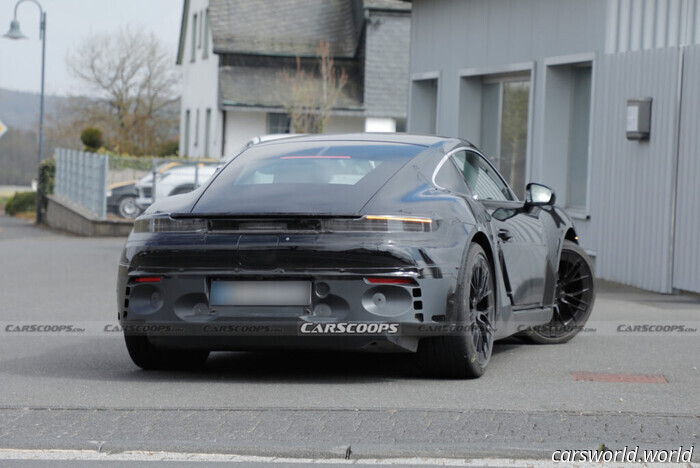 Планы Porsche по электрификации рушатся, флагманский внедорожник будет выпущен с бензиновым двигателем | Carscoops
